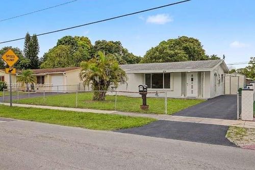 2000 N 58th Ave, Hollywood, FL, 33021 | Card Image