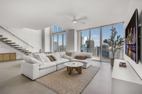 apt-5204-92 Sw 3rd St, Miami, FL, 33130-3394 | Card Image