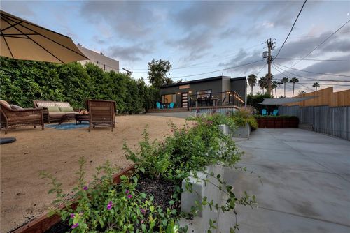 5160 Oakland St, Los Angeles, CA, 90032-2334 | Card Image