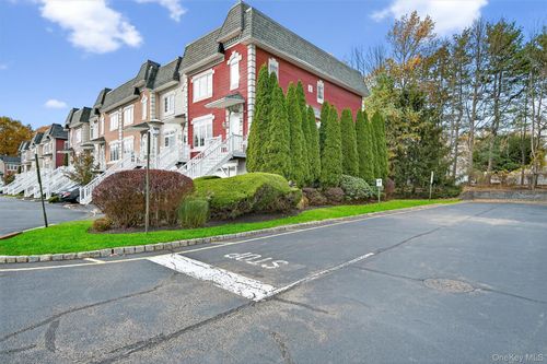 34 Alexander Ct, Nanuet, NY, 10954-5107 | Card Image