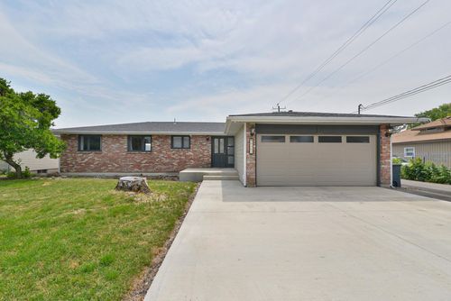 8302 E Maringo Dr, Spokane, WA, 99212 | Card Image