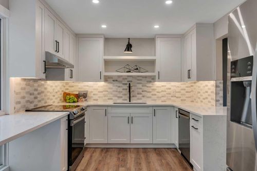 370 Brae Glen Cres Sw, Calgary, AB, T2W1B6 | Card Image