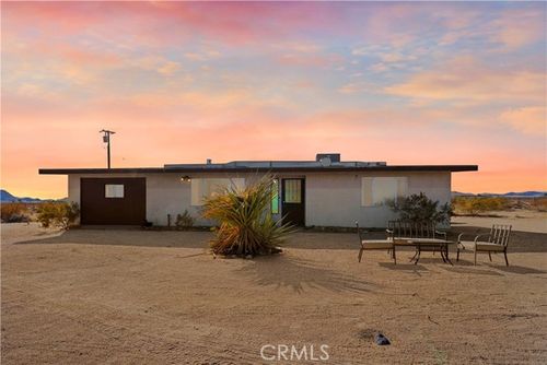 2040 Milky Way Dr, Joshua Tree, CA, 92252-3341 | Card Image