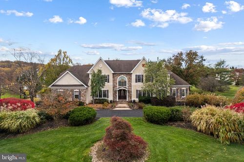 63 Woodside Ln, NEW HOPE, PA, 18938-9281 | Card Image