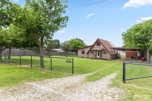 367 Penobscot Trl, Henrietta, TX, 76365-6466 | Card Image