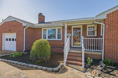 813 Raymond Ct, Virginia Beach, VA, 23464-1825 | Card Image