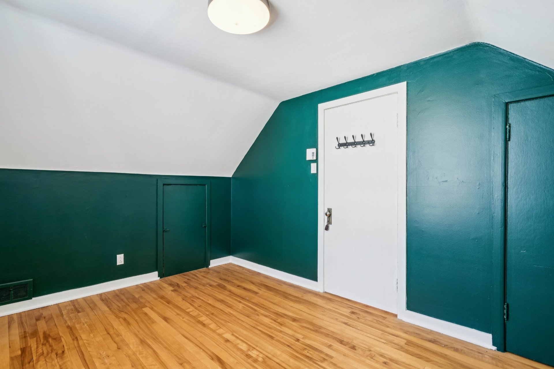 Commercial Sale in Dorval 3