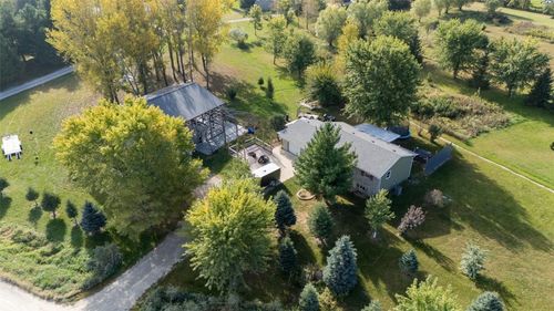 2866 60th St, Vinton, IA, 52349-9221 | Card Image