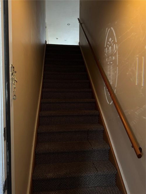 2-20 Bronx St, Yonkers, NY, 10707-3302 | Card Image