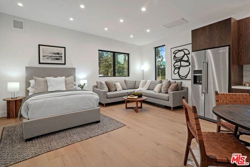 2352 Riverside Dr, Los Angeles, CA, 90039-4022 | Card Image