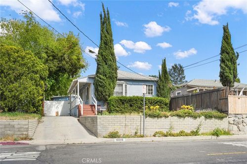 10546 Mcvine Ave, Sunland, CA, 91040-2818 | Card Image