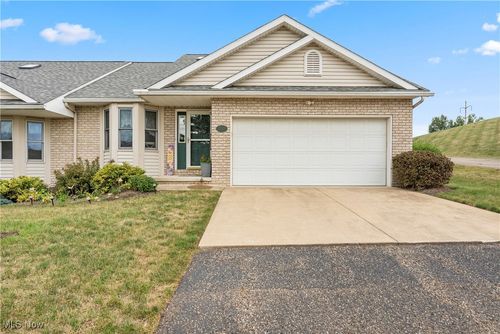 2520 Woodlawn Cir Nw, Canton, OH, 44708-1489 | Card Image