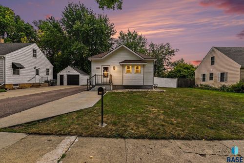 117 S Donaldson St, Luverne, MN, 56156-1707 | Card Image