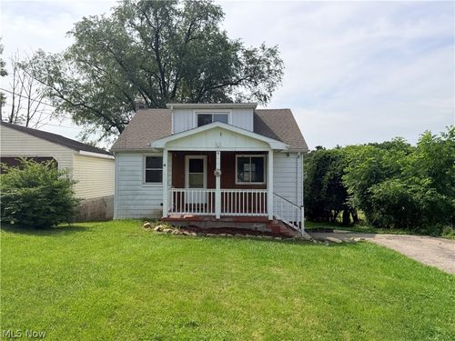 34 W Lewis St, Struthers, OH, 44471-2154 | Card Image