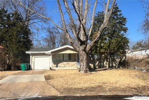 10460 Gardo Ct, Saint Louis, MO, 63137-3525 | Card Image