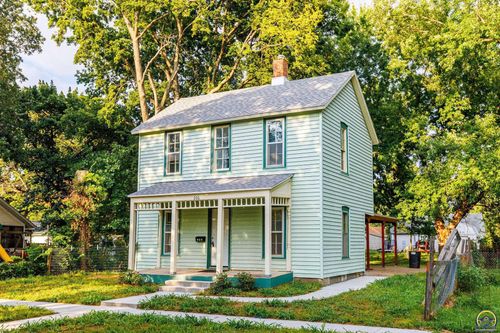 206 Ash St, Wamego, KS, 66547-1710 | Card Image