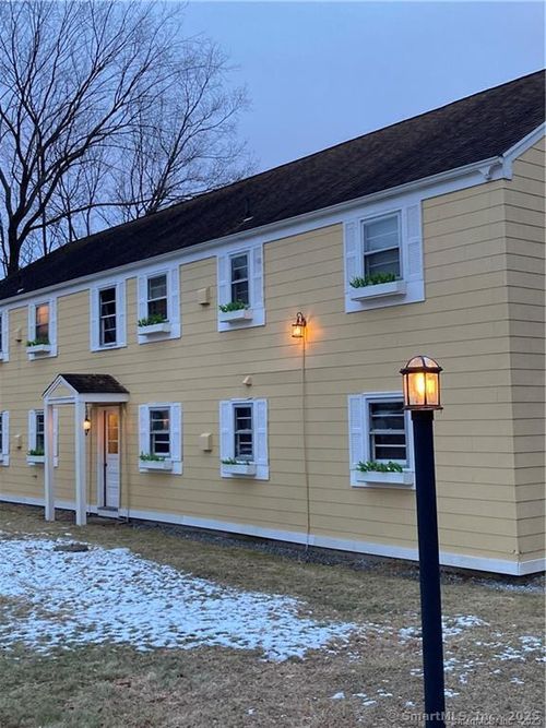apt-a1-302 Albany Tpke, Canton, CT, 06019-2556 | Card Image