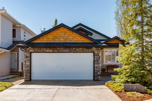 19 Rockmont Court Nw, Calgary, AB, T3G5V8 | Card Image