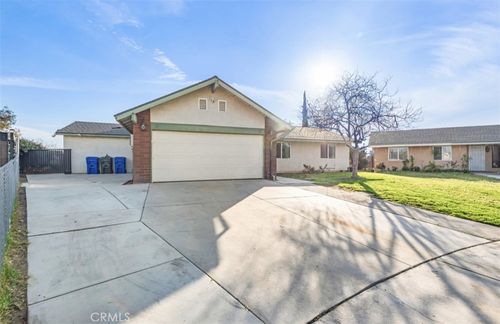 7590 Kemspter, Fontana, CA, 92336 | Card Image