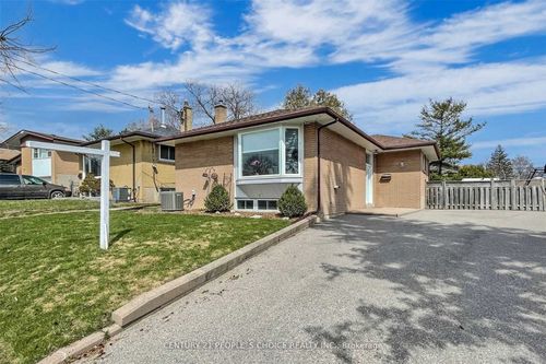 5 Mid Pines Rd, Scarborough, ON, M1G2L5 | Card Image