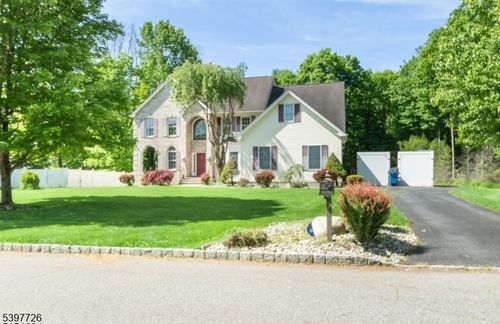 13 Jennies Ln, Hackettstown, NJ, 07840-2671 | Card Image