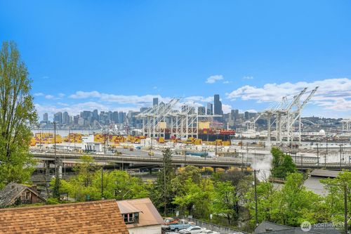 401-3022 Sw Bradford St, Seattle, WA, 98126-2573 | Card Image