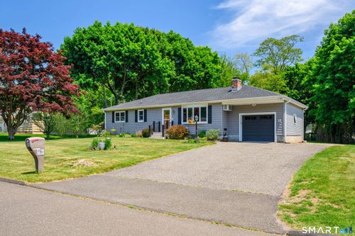 13 Valley Stream Drive, Danbury, CT, 06811 | Card Image