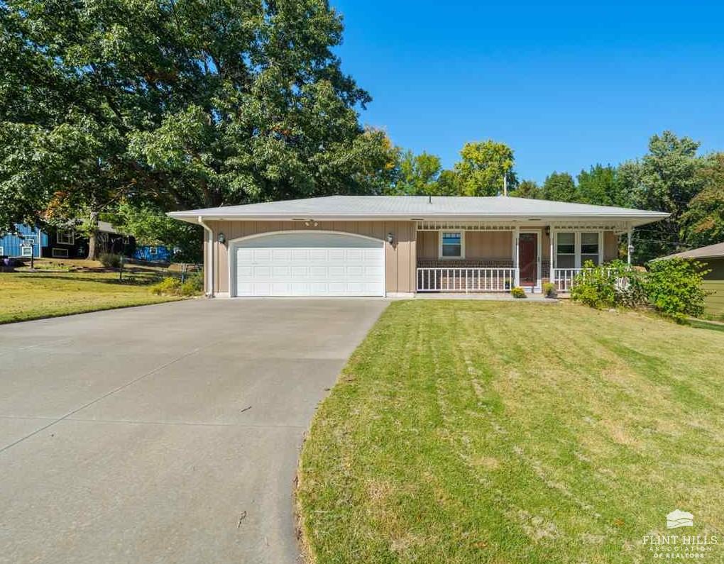 3228 Cloud Circle, For Sale in Manhattan Zoocasa