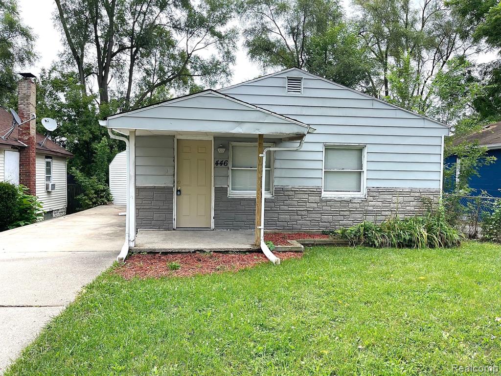 Cameron Ave, Pontiac, MI 48342