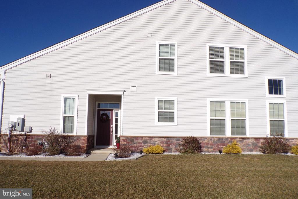 Residential in MOUNT HOLLY 5
