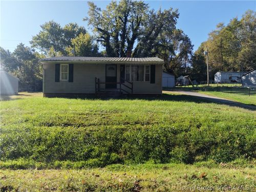 802 E County Line Rd, Underwood, IN, 47177-7148 | Card Image