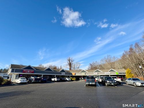 8-1100 Norwich New London Tpke, Uncasville, CT, 06382-1617 | Card Image