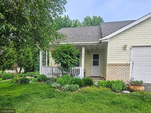 1047 3rd Ave Ne, Milaca, MN, 56353-1803 | Card Image