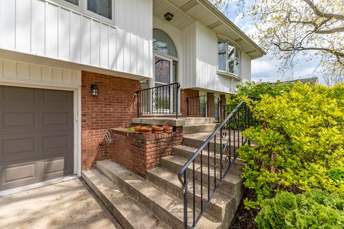 701 N Oriole Ct, Griffith, IN, 46319 | Card Image