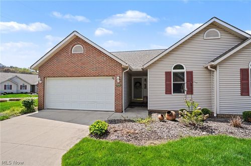 1484 Waters Edge Dr, Akron, OH, 44313-8819 | Card Image