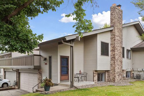 9767 Dorset Ln, Eden Prairie, MN, 55347-3196 | Card Image