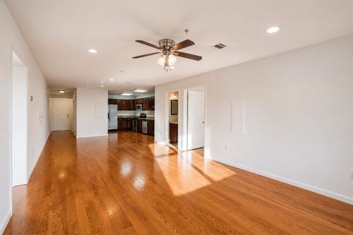 404-135 38th St, Union City, NJ, 07087-6092 | Card Image