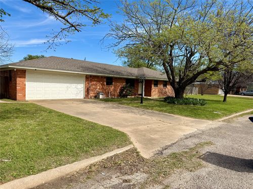 505 S San Jacinto St, Whitney, TX, 76692-2828 | Card Image