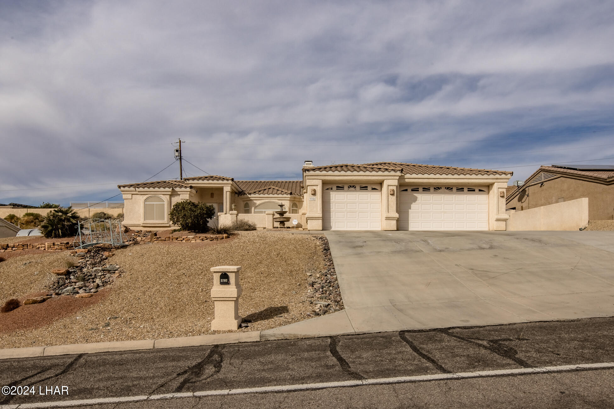 Kiowa Blvd, Lake Havasu City, AZ 86404