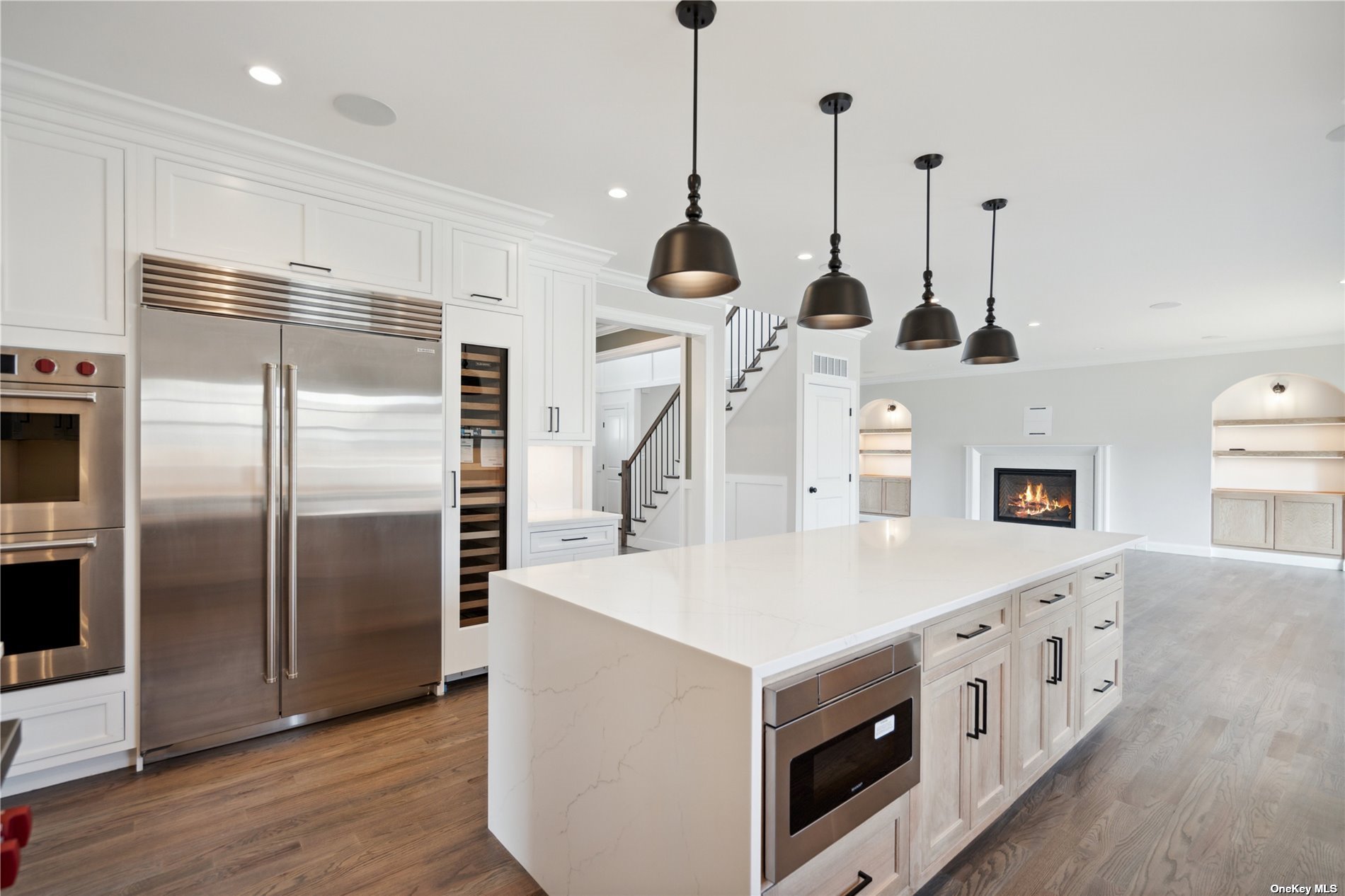 King St, Hicksville, NY 11801