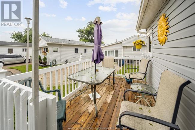 5 Elm Crt, Home with 2 bedrooms, 1 bathrooms and null parking in Mcgregor ON | Image 4