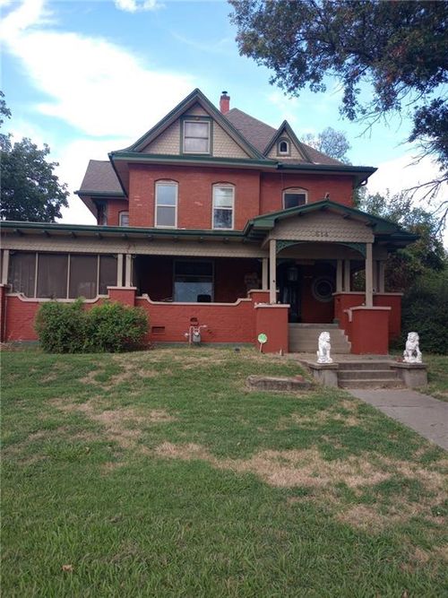 614 Elm St, Coffeyville, KS, 67337-4936 | Card Image