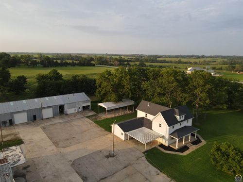 12318 246th Rd, Holton, KS, 66436-8155 | Card Image