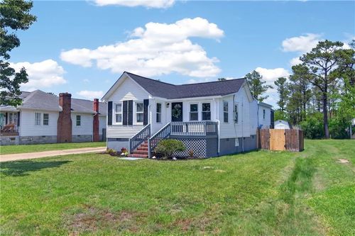 45 Messick Rd, Poquoson, VA, 23662-1807 | Card Image