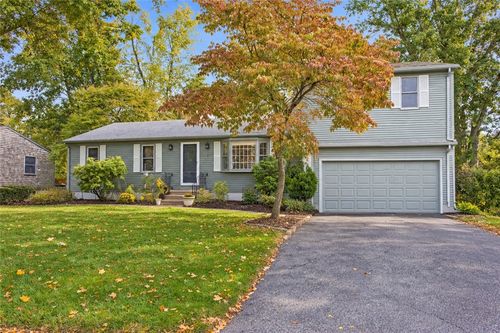 4 Anthony Rd, Barrington, RI, 02806-2103 | Card Image