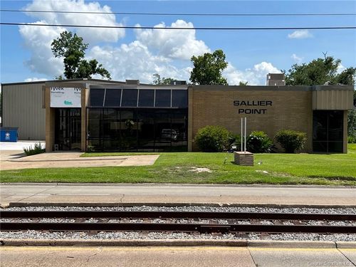 135 W Sallier St, Lake Charles, LA, 70601-6192 | Card Image