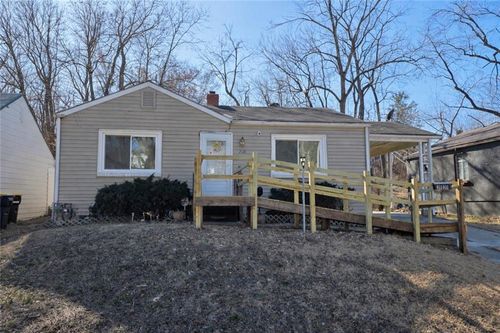 2121 E 77th Ter, Kansas City, MO, 64132-3443 | Card Image