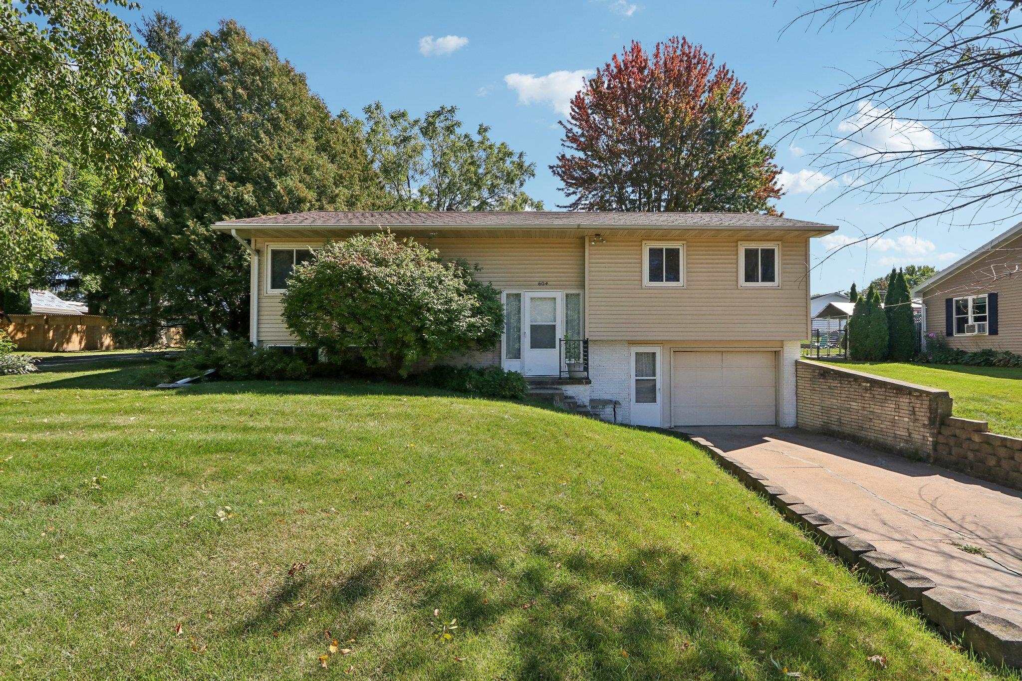 Polk St, Lancaster, WI 53813
