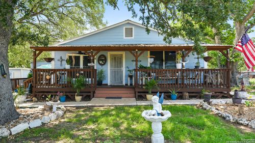 15521 Highway 90, Kingsbury, TX, 78638-2737 | Card Image