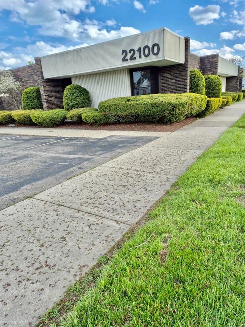 22100 Greater Mack Ave, Saint Clair Shores, MI, 48080-2352 | Card Image